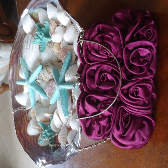 🌞SALE 4 for $30             Wine Rosette Purse - Picture 1 of 9